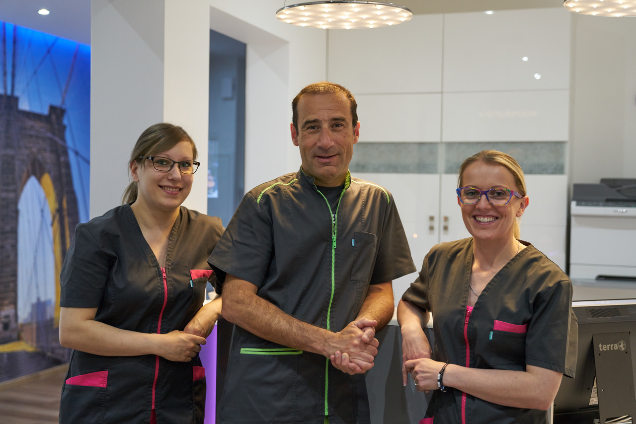 Votre dentiste Dr. Gil Levy et son équipe à Haguenau